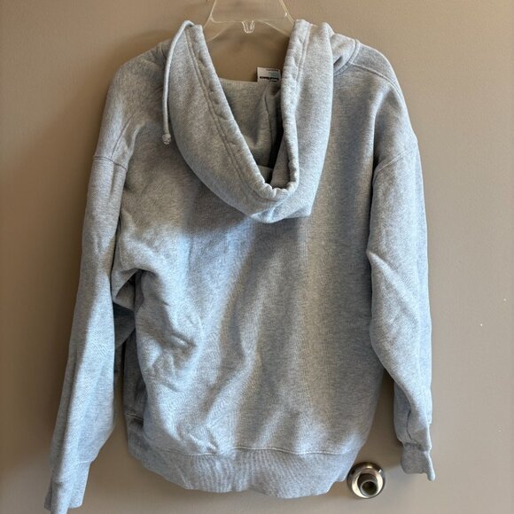 Aritzia Women's Grey and White Hoodie - Picture 4 of 4